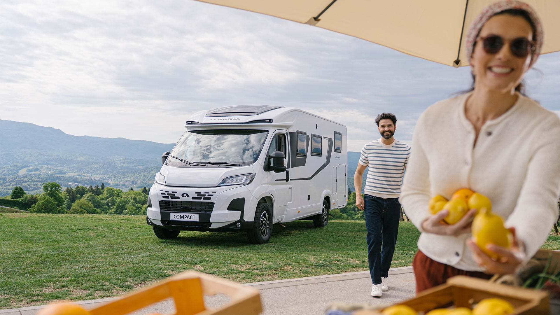 Autocaravana Adria Compact en un paisaje de montaña